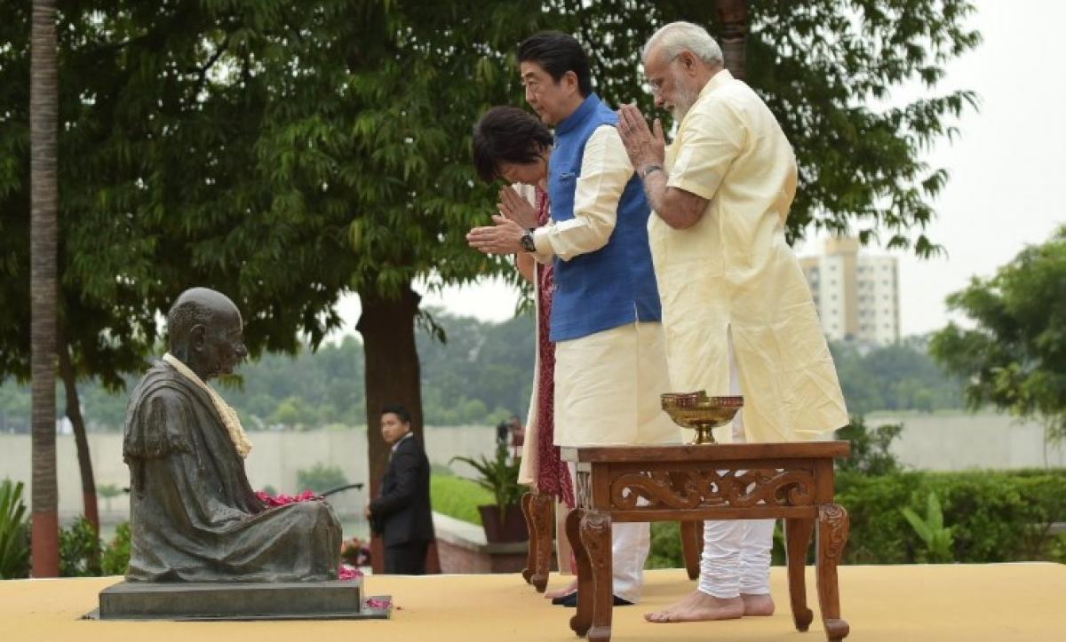 Live Updates: Japan PM Shinzo Abes India visit