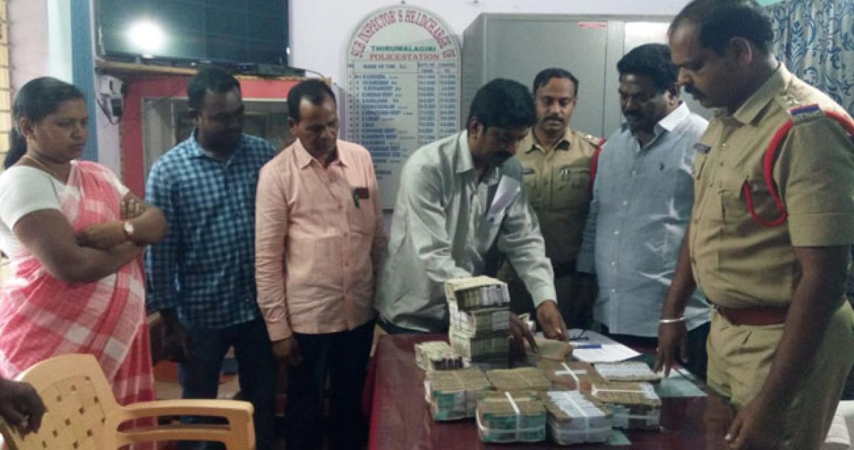 Police seize 30 lakh while checking vehicles