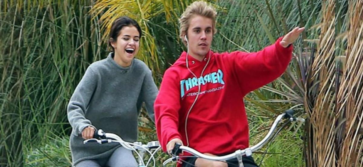 Selena Gomez, Justin Bieber bike their way to smiles