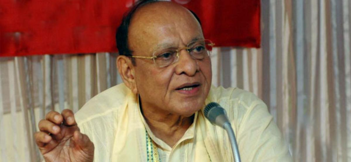 Shankersinh Vaghela keeps speculations of quitting Congress alive