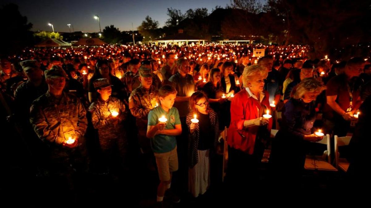 Las Vegas gunman shot security guard before mass shooting