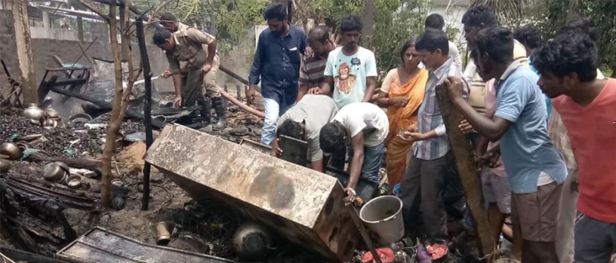 House gutted in fire due to short circuit at Janakinagar in Akiveedu