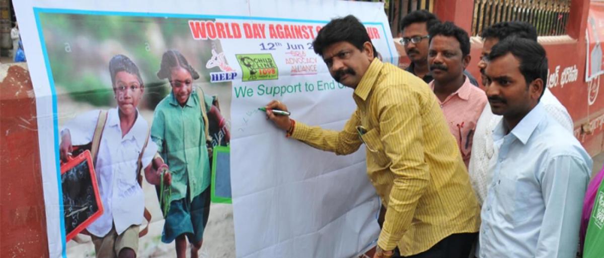 Signature Campaign agains Child Labour Organised