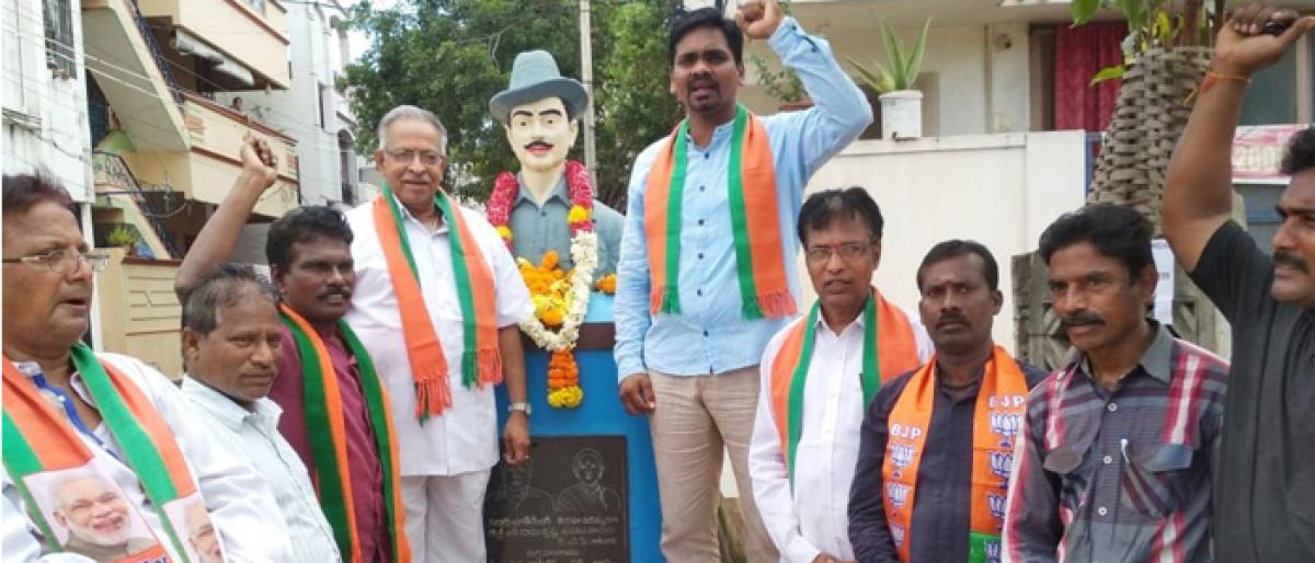 Rich tributes paid to Bhagat Singh on his Birth Anniversary in Kakinada