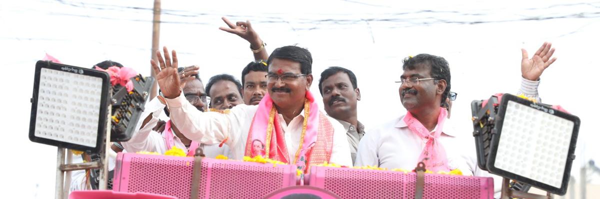 Singireddy flays Opposition on final day of campaign