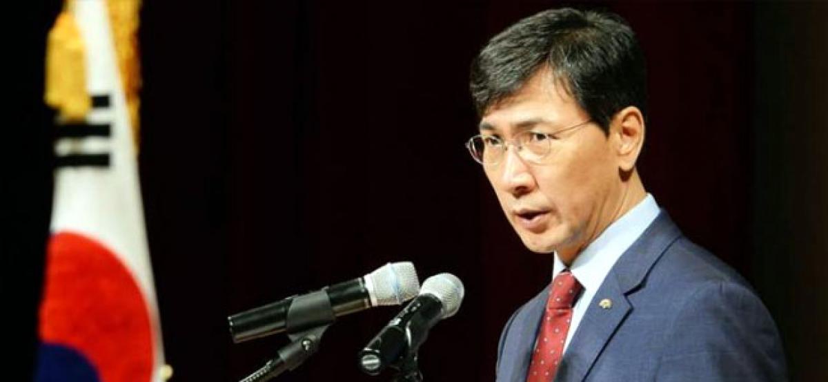 Ex-South Korean presidential contender quits after rape accusation