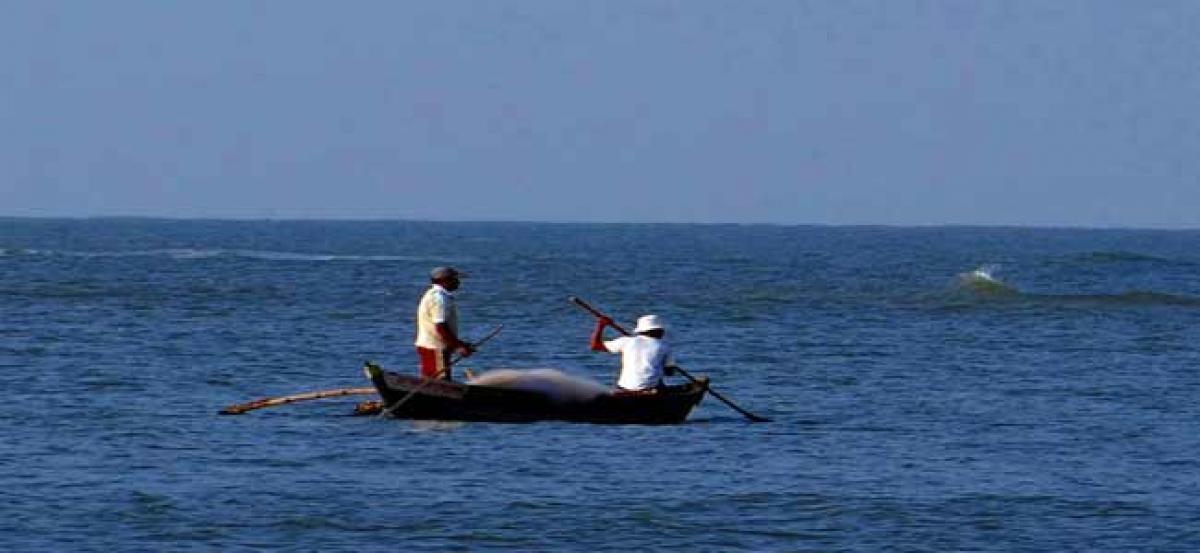 Sri Lankan navy apprehends 27 Indian fishermen