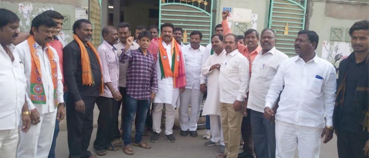 BJP candidate Sriganesh intensifies campaign