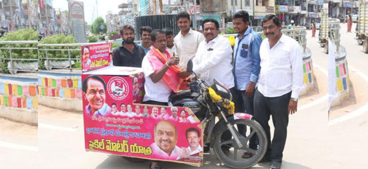 TRS leader takes on bike yatra to support KCR as PM