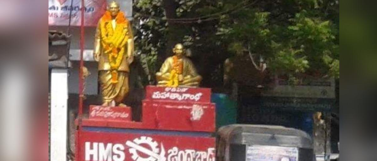 Plea to install Lok Nayak Jayaprakash Narayan statue at a prominent place