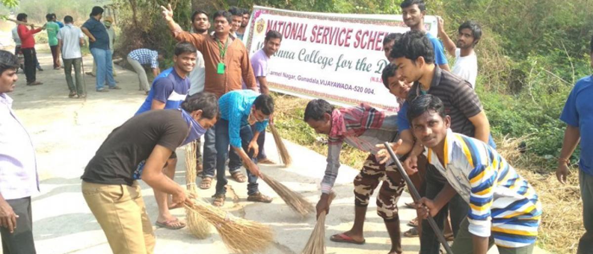 Deaf & dumb students take part in swachh activities in Vijayawada