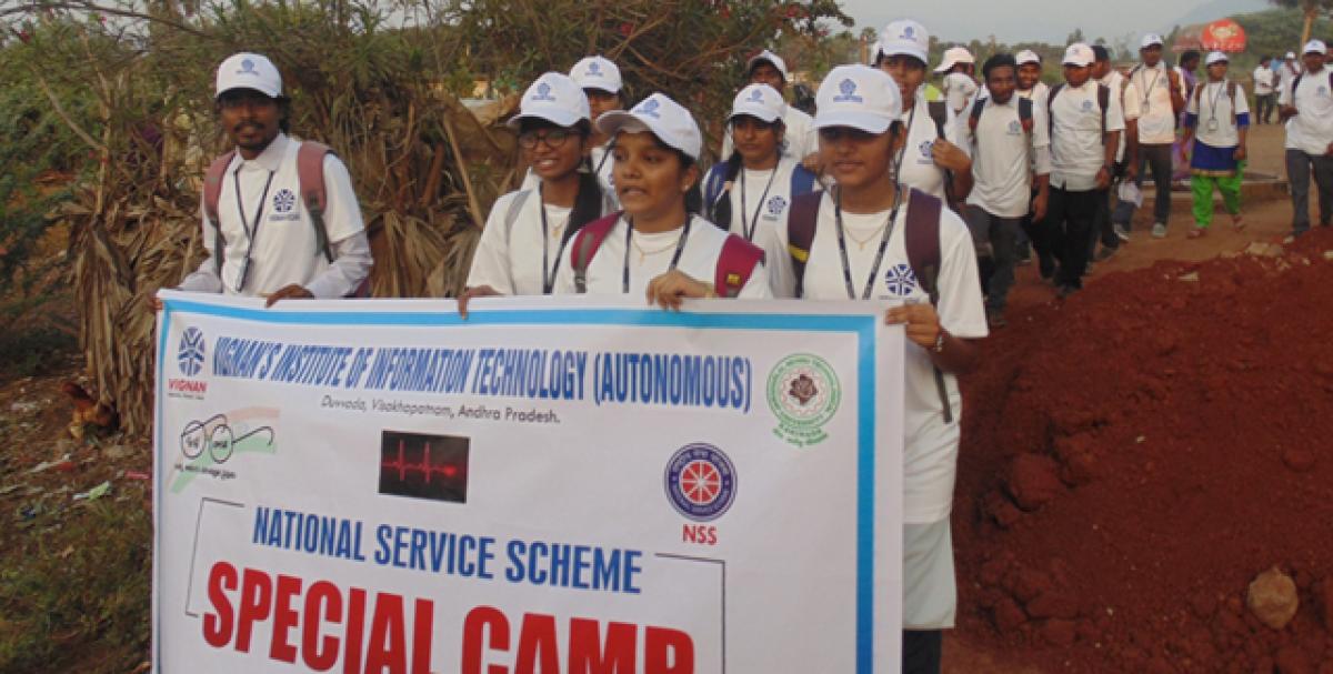 VIIT students create awareness on Swachh village