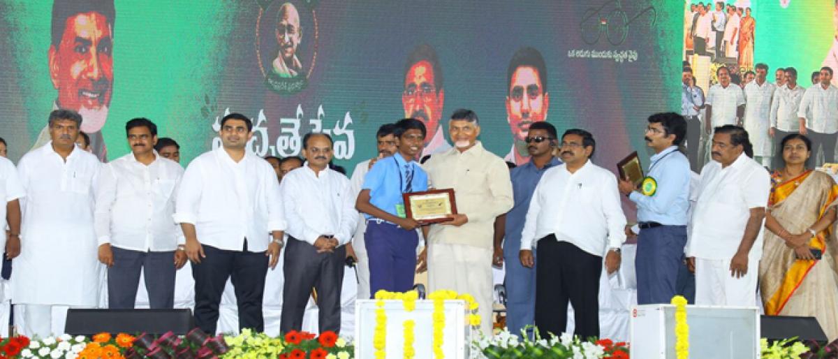 Mechanic’s son bags State-level III prize