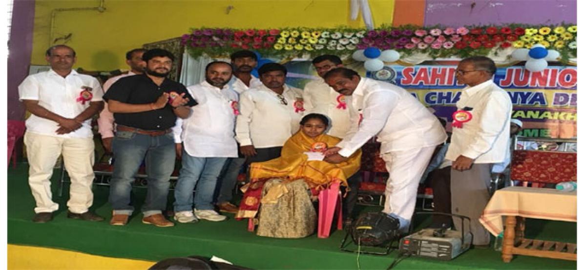 Ex-MLA Bhupal Reddy participates in fresher’s party