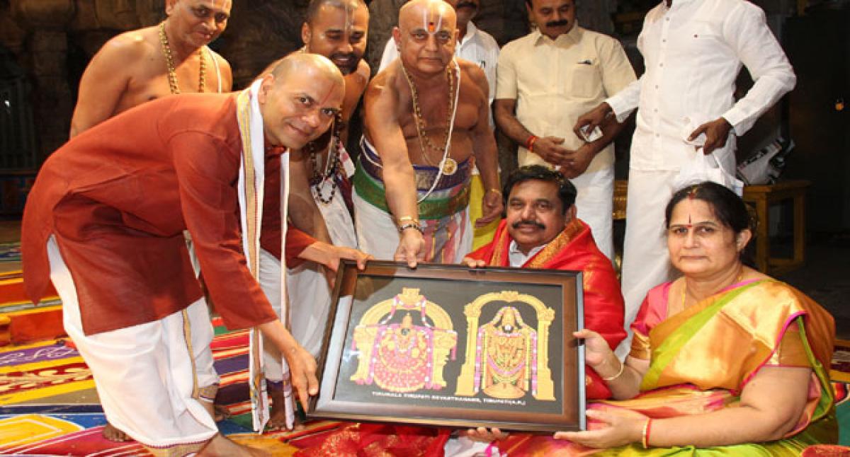 TN CM offers prayers at Tirumala, meets V-P