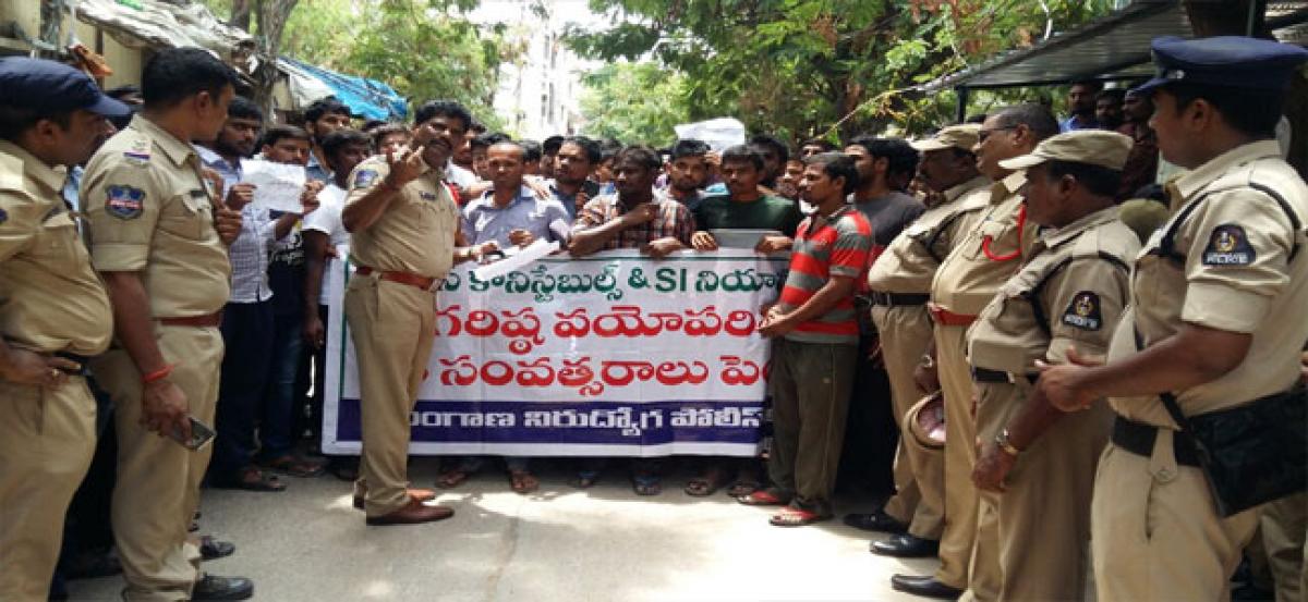 TNP stages dharna for age relaxation in police recruitment