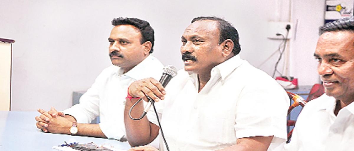 Congress rebels to float separate front