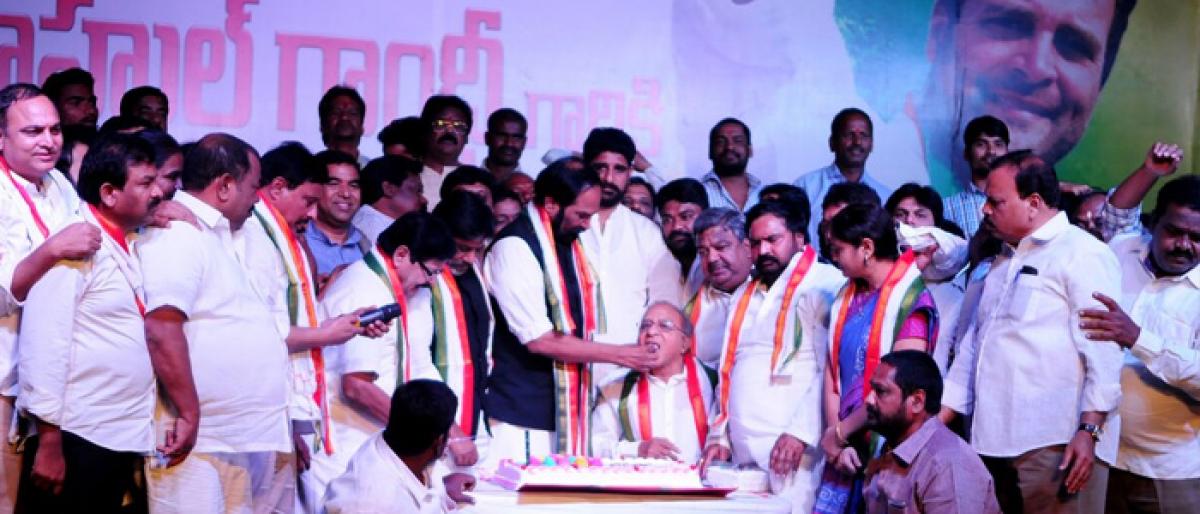 Telangana Congress hunts for working prez from Seemandhra