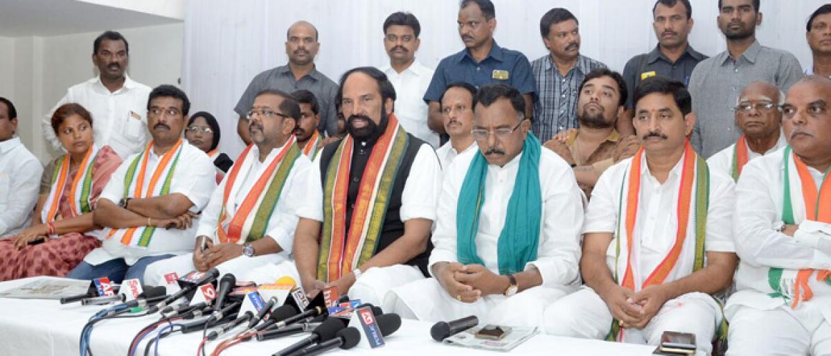 Uttam calls KCR, TRS anti-Dalit