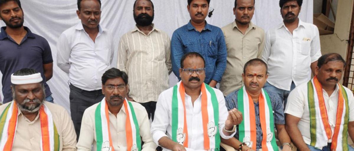 Expelled MLAs deprived of Congress support