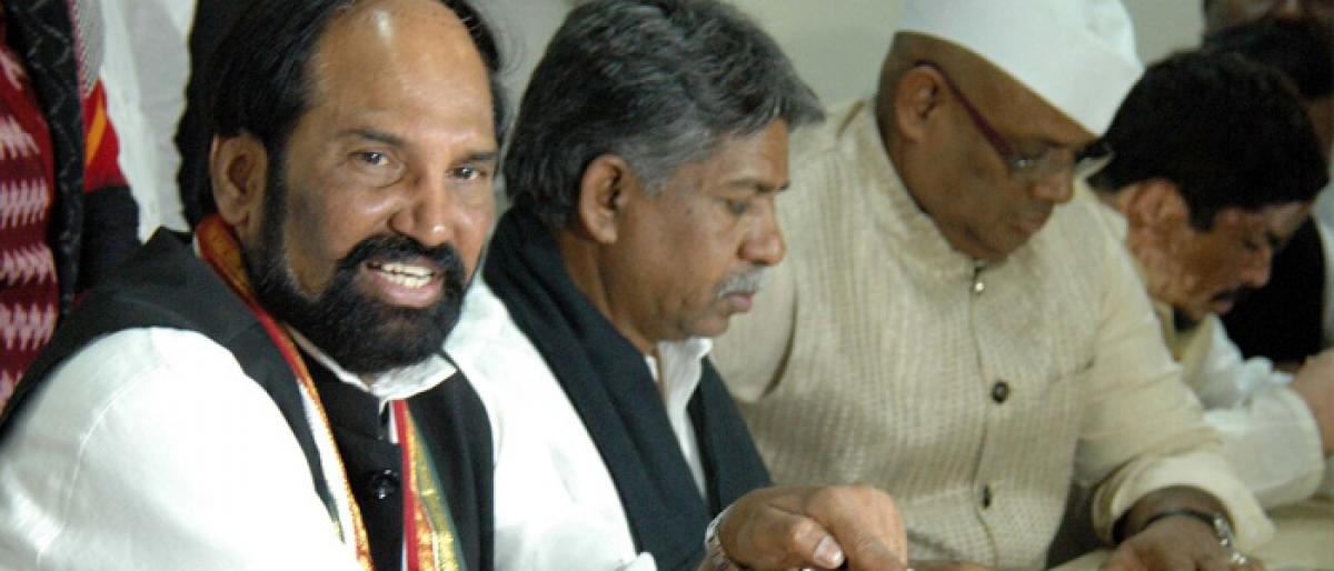 KCR’s ‘third front’ a political gimmick: Uttam