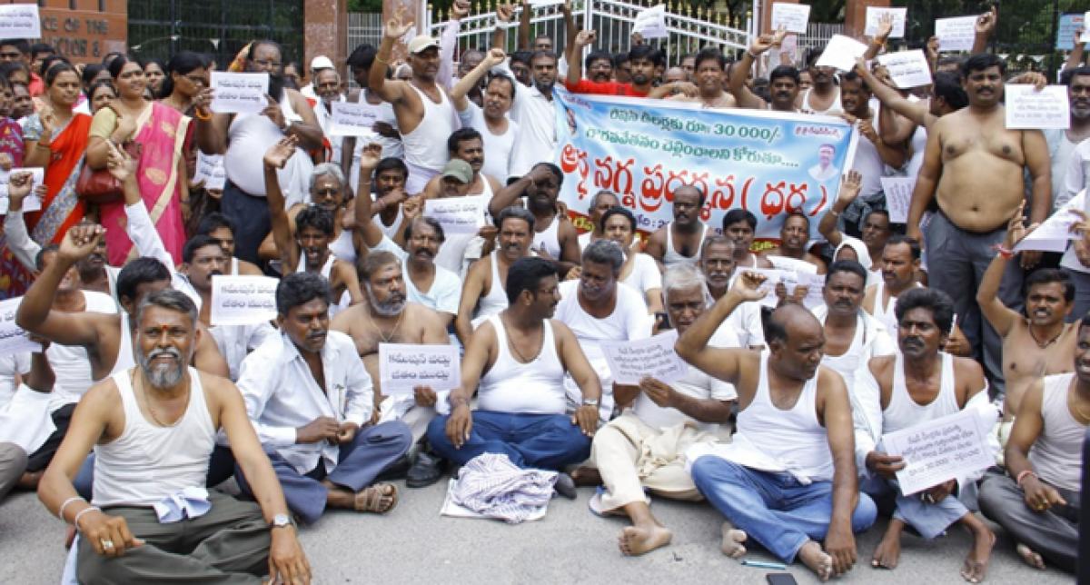 Ration dealers take up cudgel against Telangana govt
