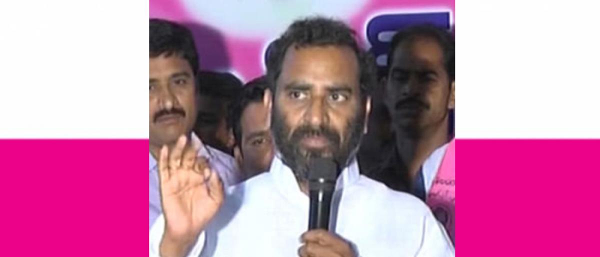 TRS leader Rajarapu Prathap Goud quits party