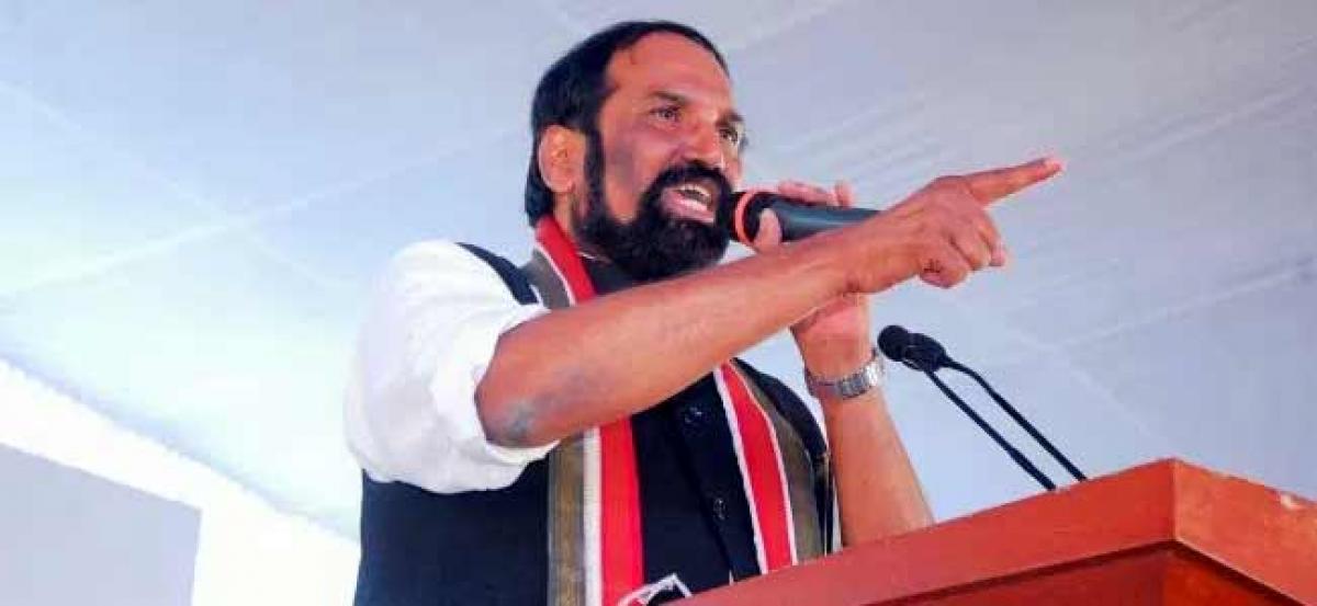 Grill TRS Govt over failure to fill electoral promises: Uttam tells people