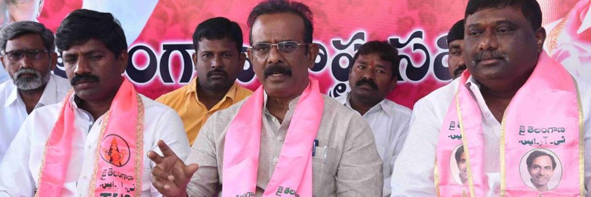 Naidu, Rahul came to Telangana for honeymoon: TRS