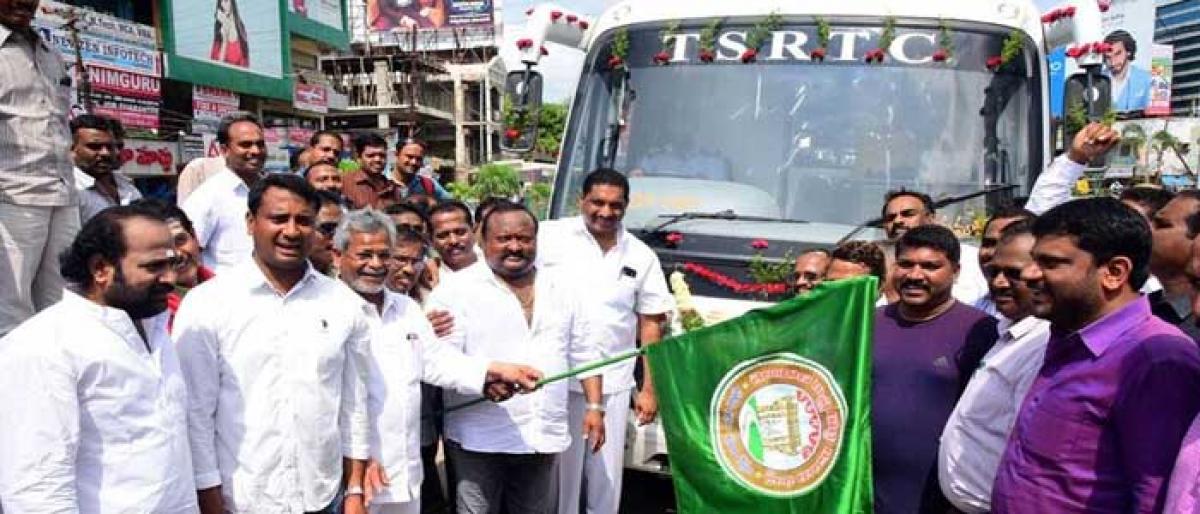 TSRTC Vajra services from Karimnagar to Hyderabad ­flagged off