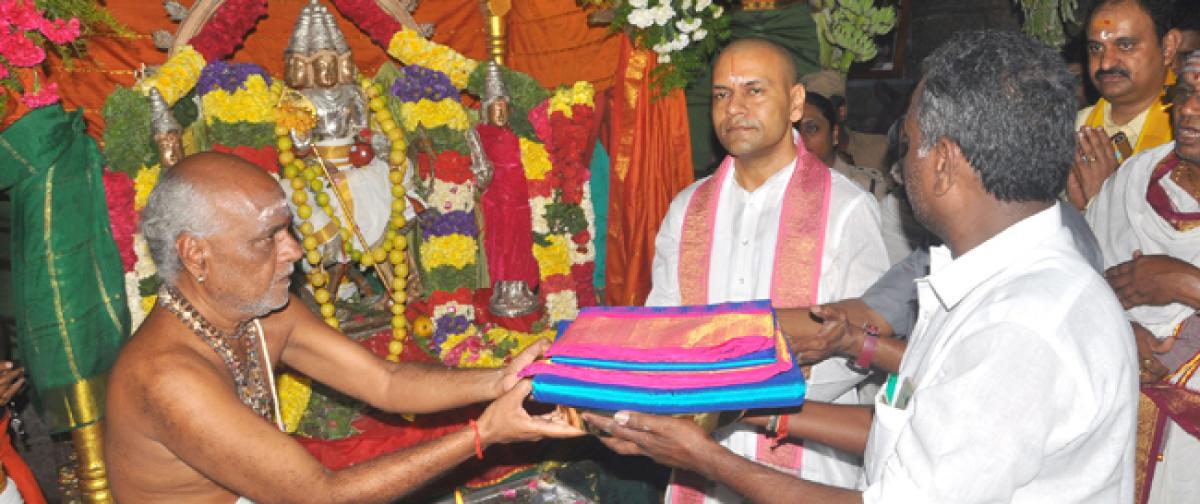 TTD offers silk vastrams to Lord Murugan at Tiruttani