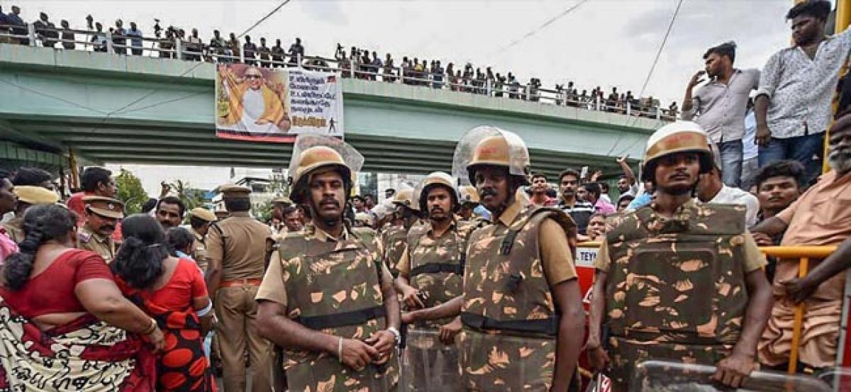 Long live our Kalaignars fame: Slogans raised for Karunanidhis memorial at Marina beach