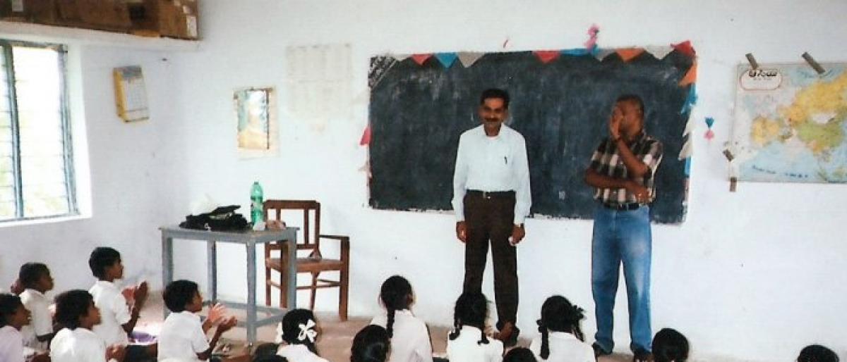 Telangana Private teachers seek AP model GO