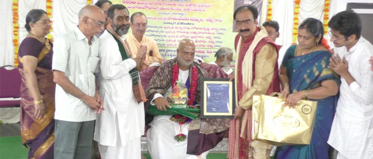 5 Mahamahopadhyas felicitated in Rajamahendravaram