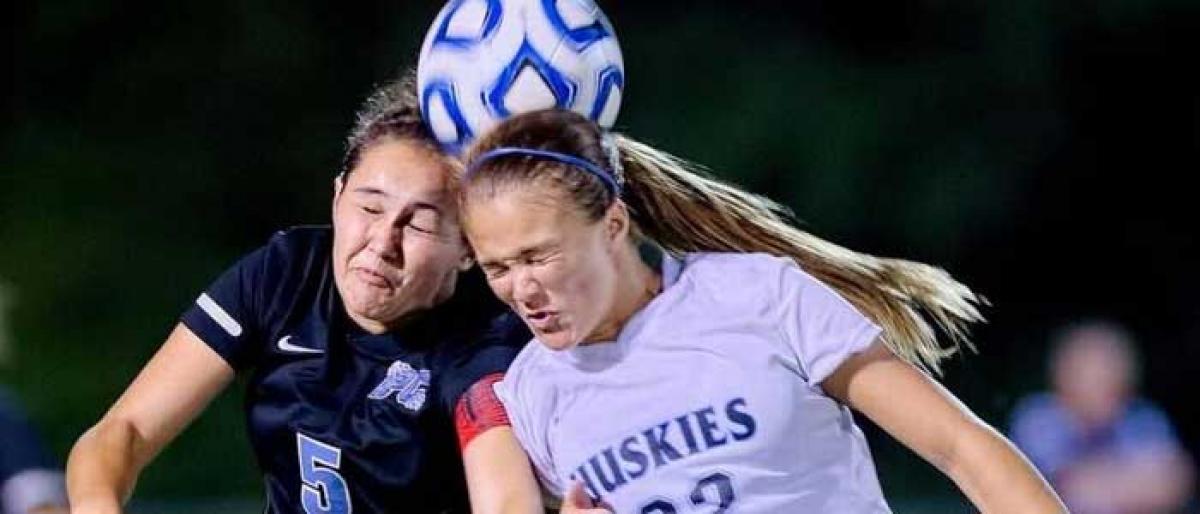 Girls suffer from concussion symptoms longer