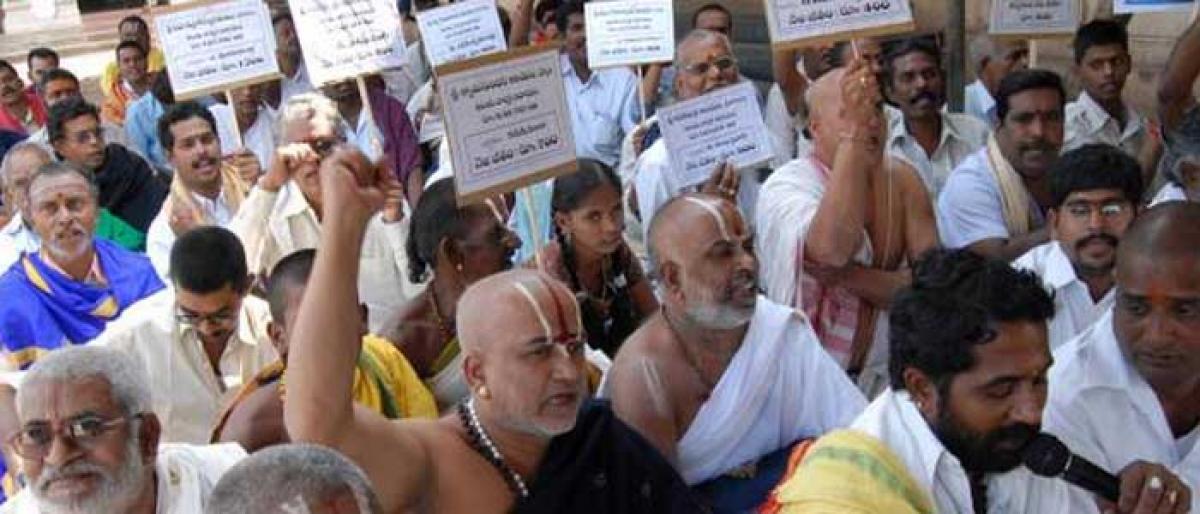 Hike in pay: Priests threaten agitation
