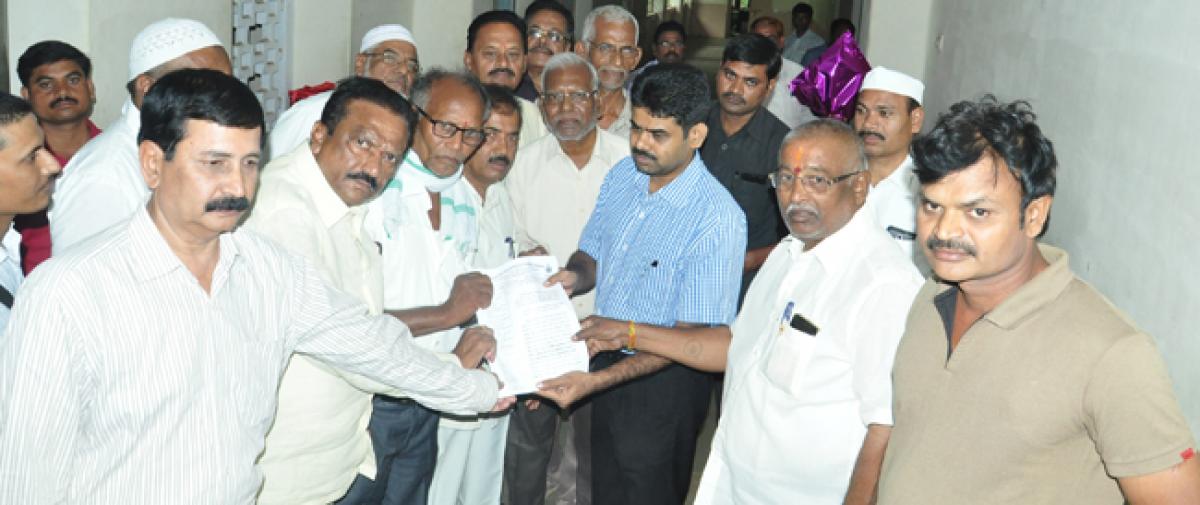 Telangana activists demand govt aid