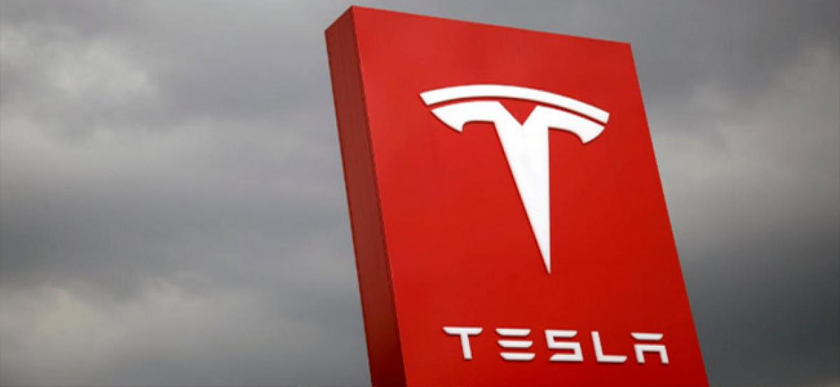 Bond investors give Tesla a USD 1.8 billion endorsement
