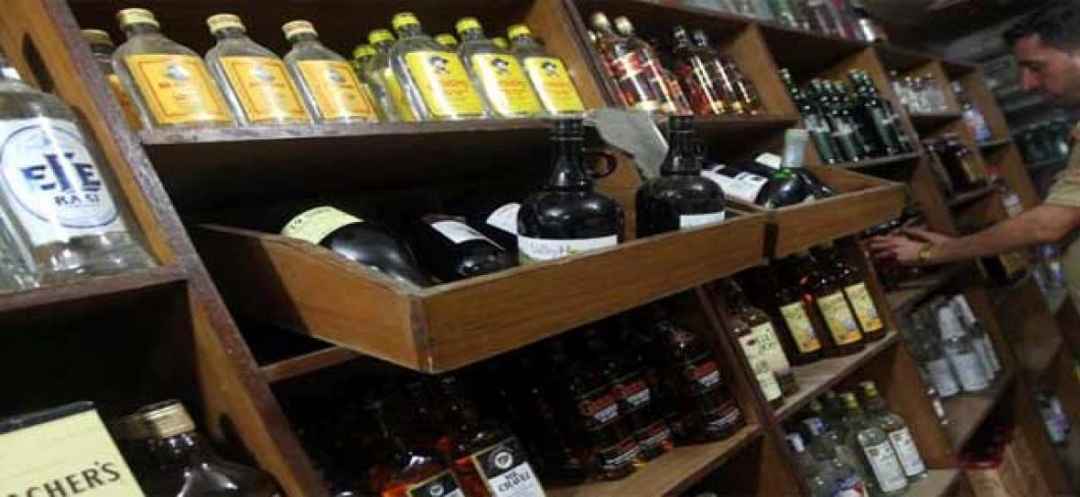 AP Govt Mulls Liquor Sale In Tetra Pack