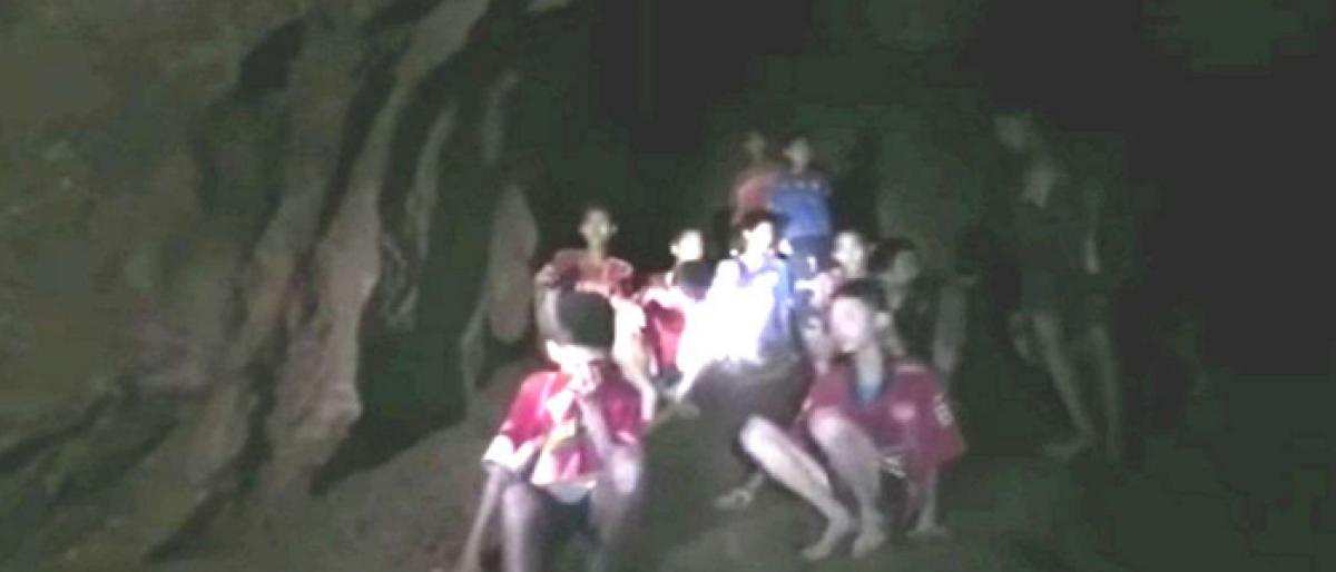 Football coach apologises to parents after Thailand boys trapped in cave