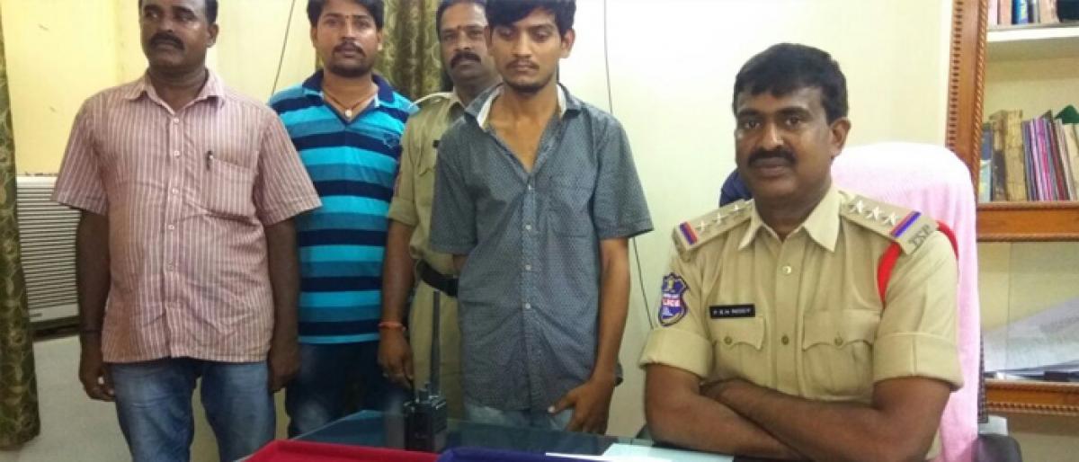 One arrested for theft; gold ornaments recovered