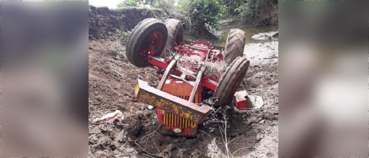 16-yr-old boy crushed under tractor in Vikarabad district