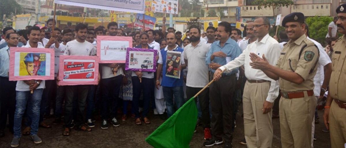 Awareness rally on traffic safety flagged off