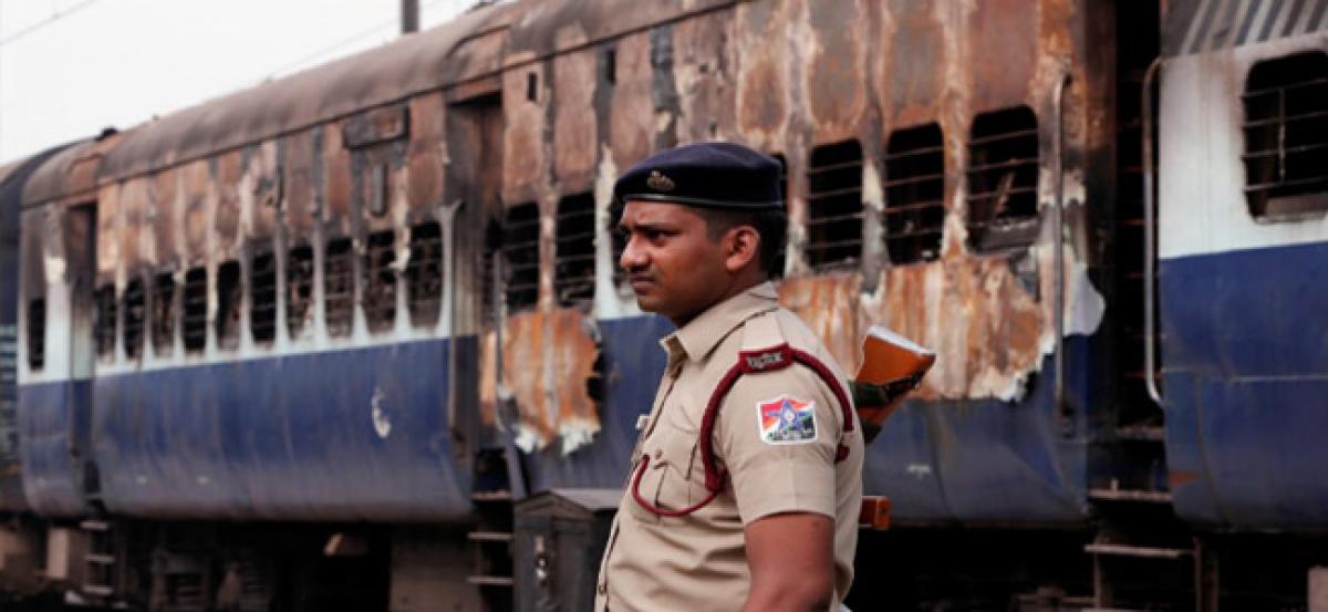 India detains hundreds, cancels more than 300 trains after protests over Ram Rahim arrest