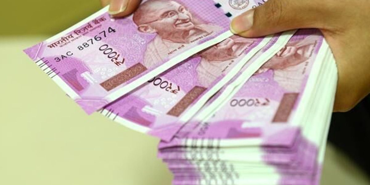 RBI cuts printing of RS 2,000 notes