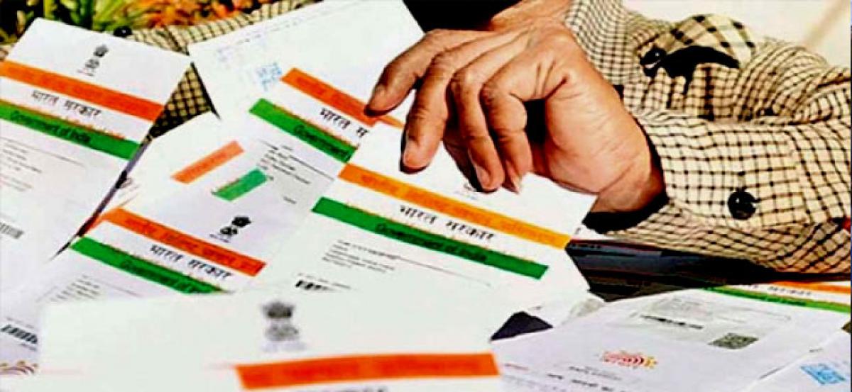 SC questions Centre on mandatory seeding of Aadhaar with mobile