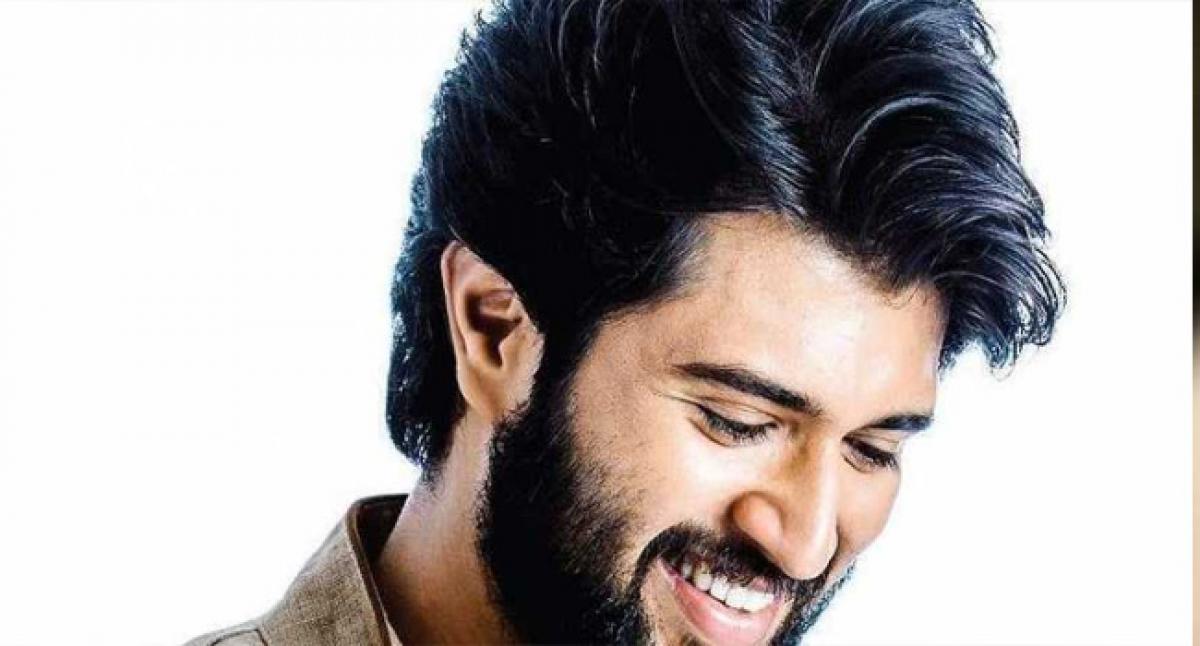 Vijay Devarakonda never fails to impress; see his throwback picture! |  NewsTrack English 1