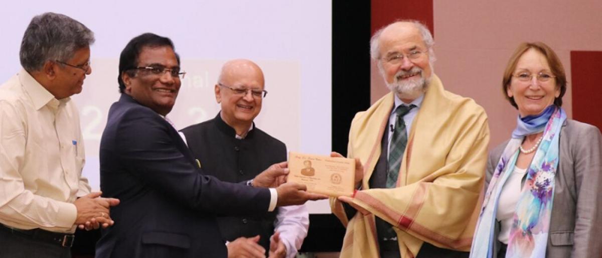 Nobel laureate lectures on Ion Channels at UoH