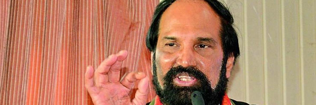 Uttam accuses KCR of stoking regional feelings