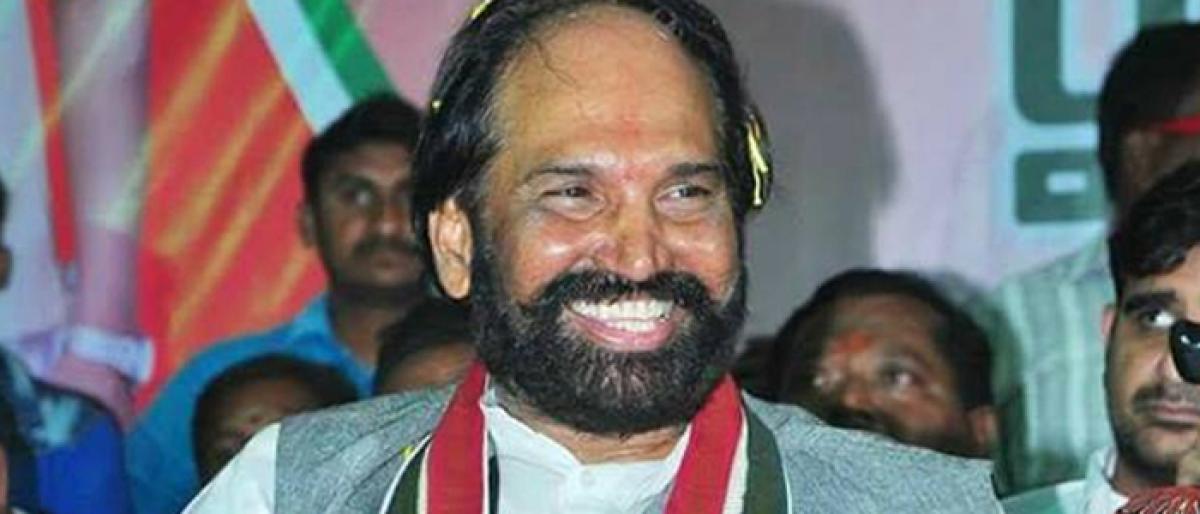 TRS regime emulating British Raj in suppressing people: Uttam